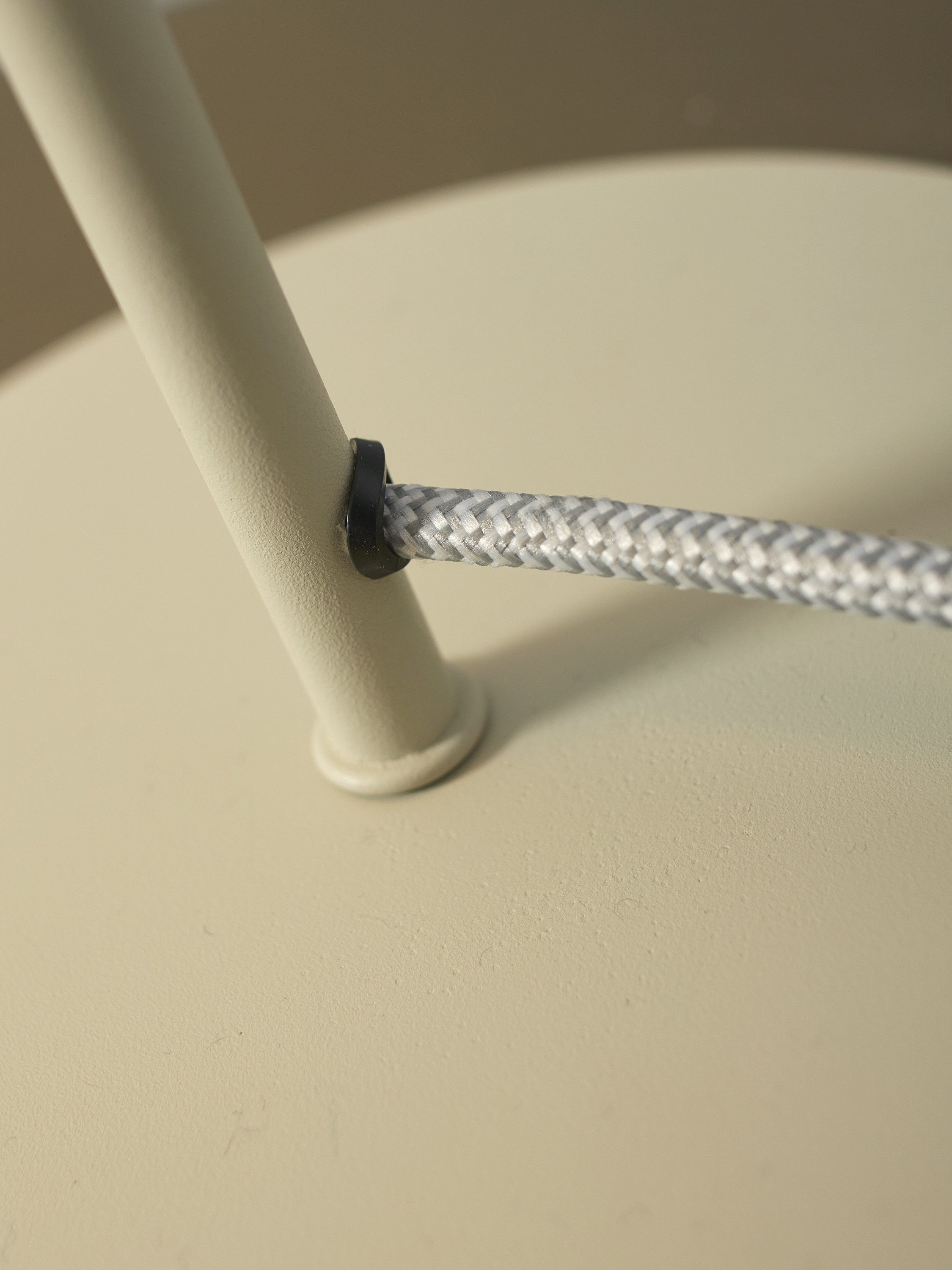 Table lamp Lisbon pointed shade, soft green